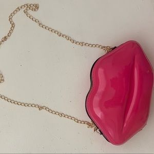 PINK LIP PURSE